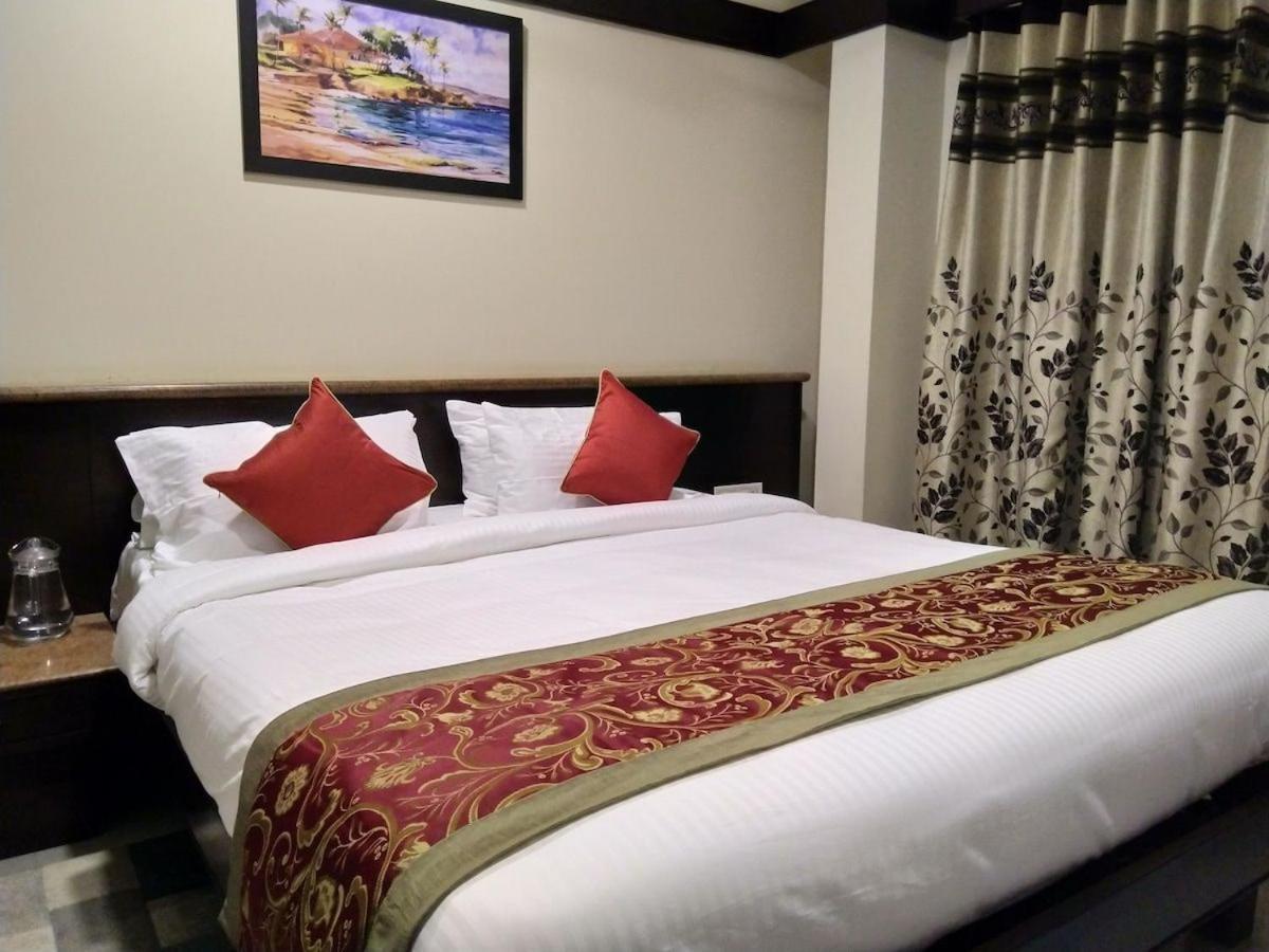 Hotel S R Plaza At Delhi Airport Nueva Delhi Exterior foto