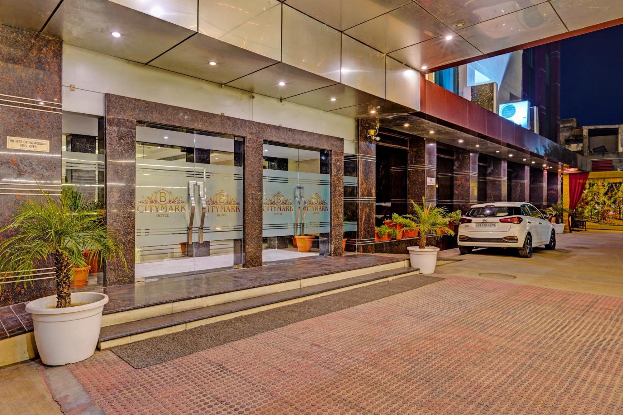 Hotel S R Plaza At Delhi Airport Nueva Delhi Exterior foto